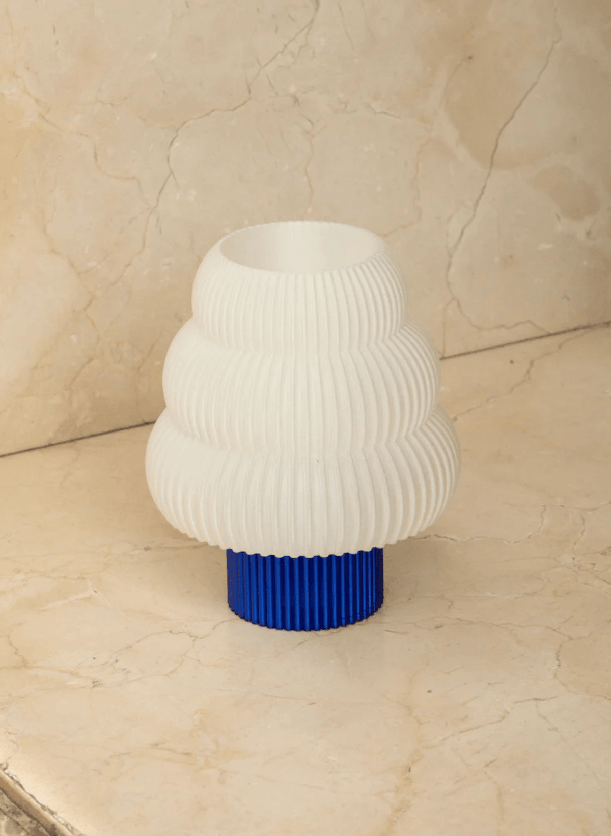 Mola Studio Tischlampe Luma Cobalt - hei - kju